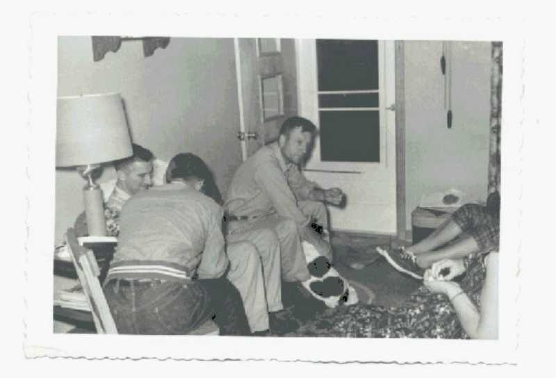 group_at_ritashouse.jpg (large)