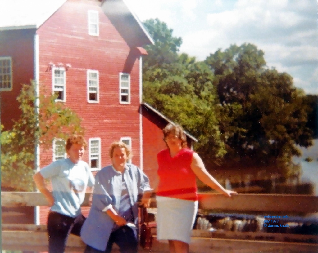Janet Higley and Gloria Hillestad at the Dell Mill