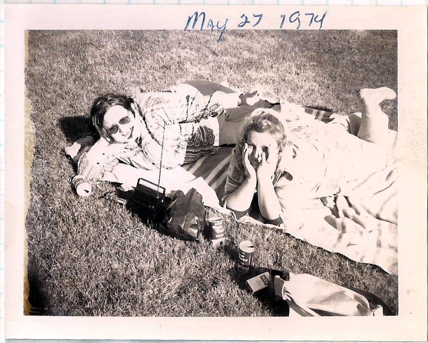 1974_ruth_and_janet_02.jpg (large)