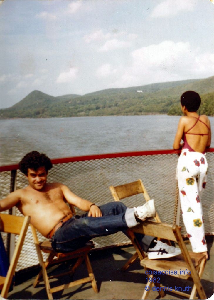 Shirtless Helton Knuth on the Circle Line