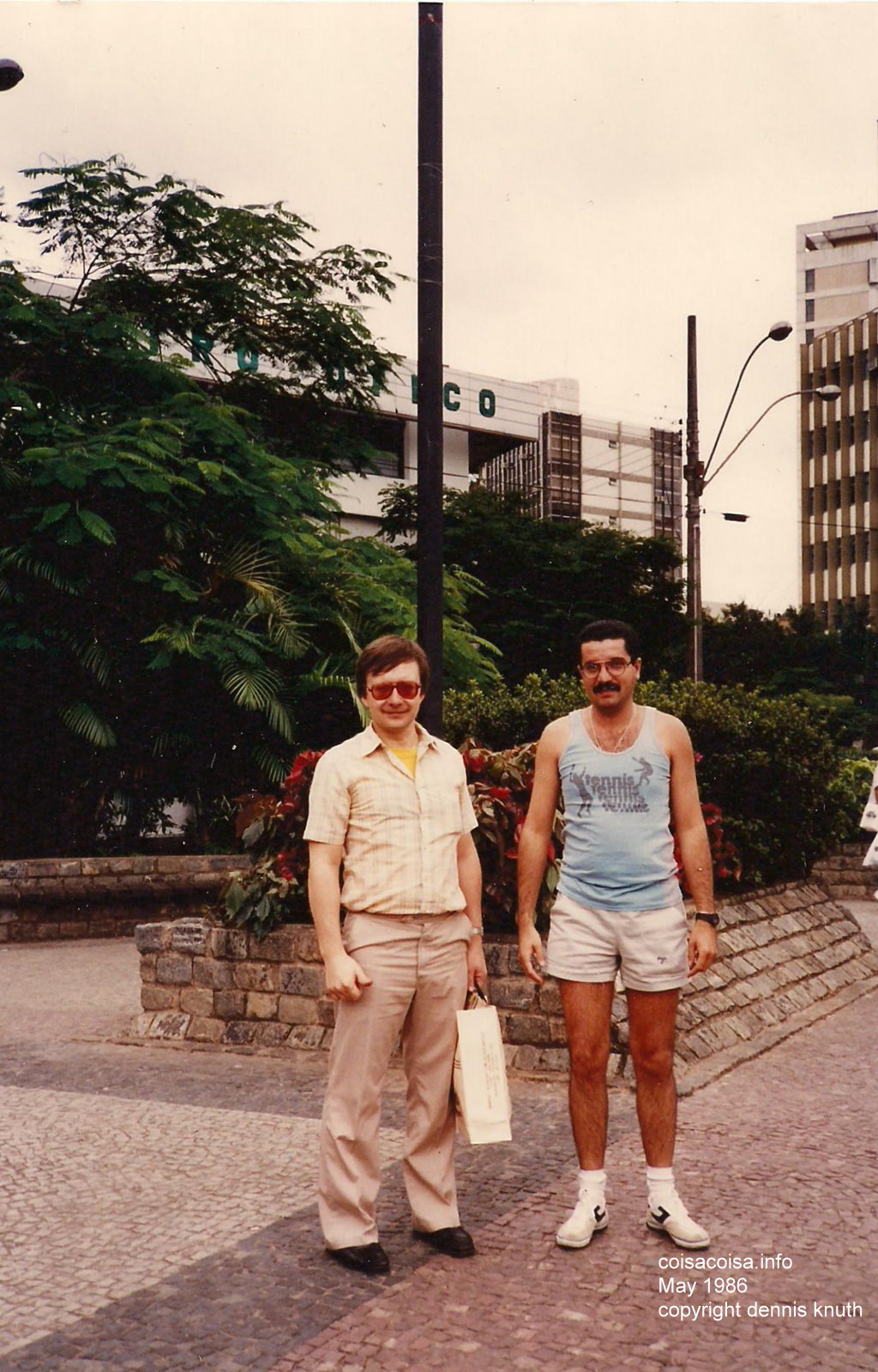 Dennis shopping in Belo Horizonte