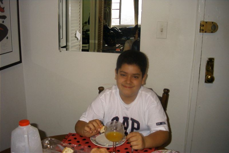 Raphael visits Uncle Helton and Grandma Vicentina