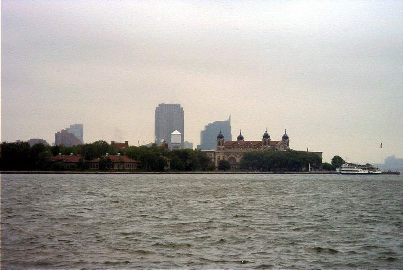 2001_05_26_libery_ellisisland02.jpg (large)
