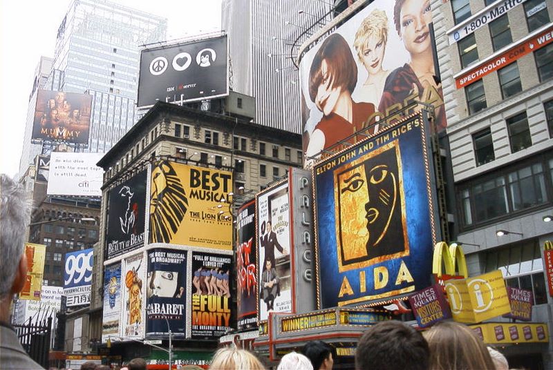 2001_05_26_timessq.jpg (large)