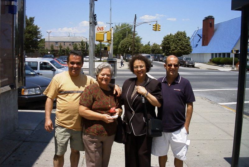 Helton, Dona Norma, Janine and Marco