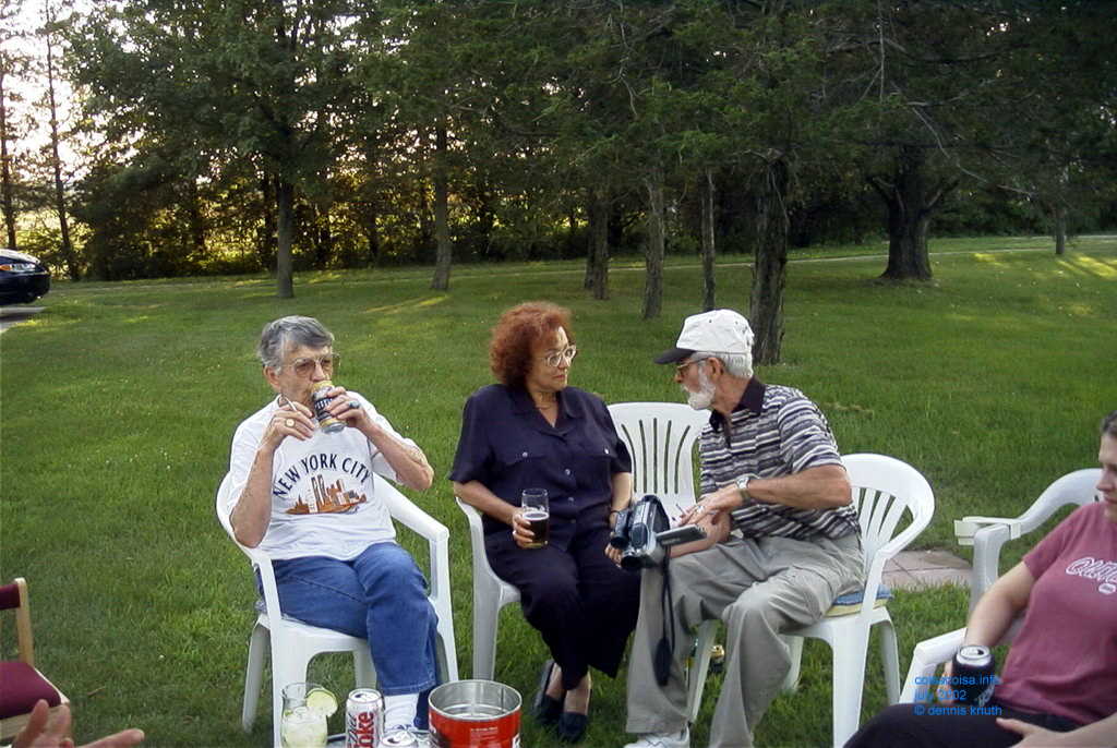 2002_07_04_b_traveling_w_janine_in_wi_atthefarm_6.jpg  (large)