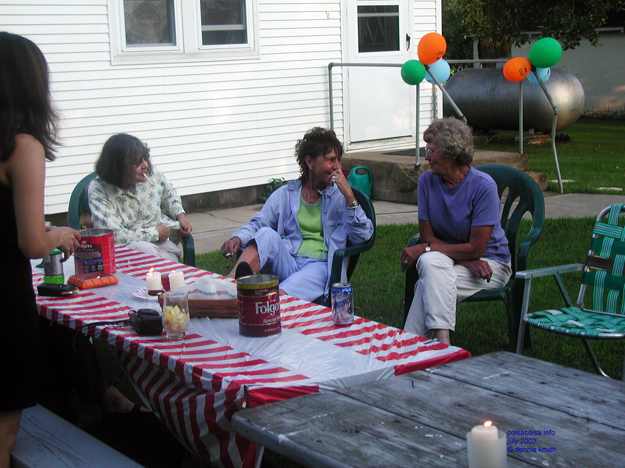 Elvera Jeanette and Rose chat