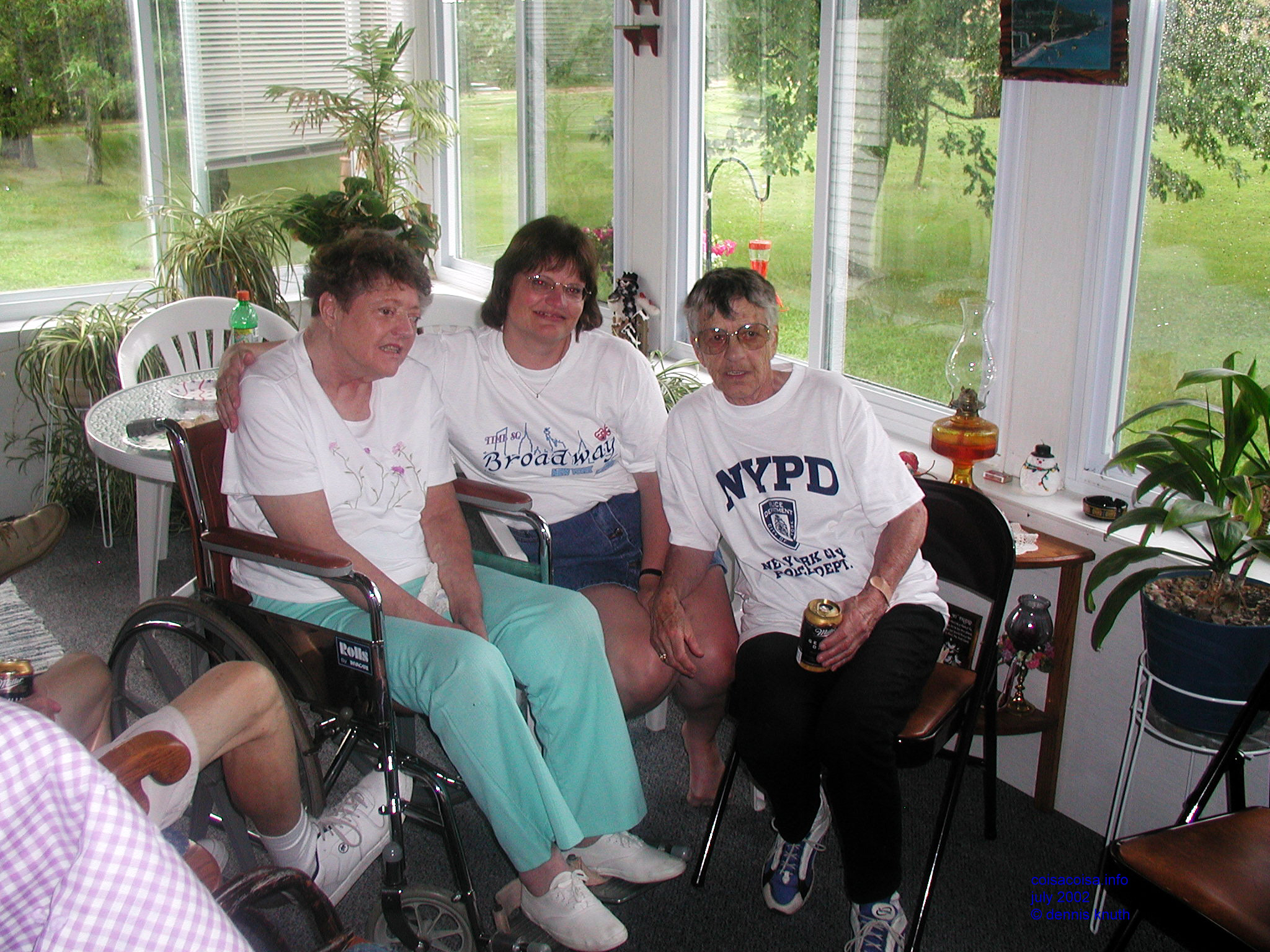 2002_07_27_emo_bday_evening_5.jpg  (large)