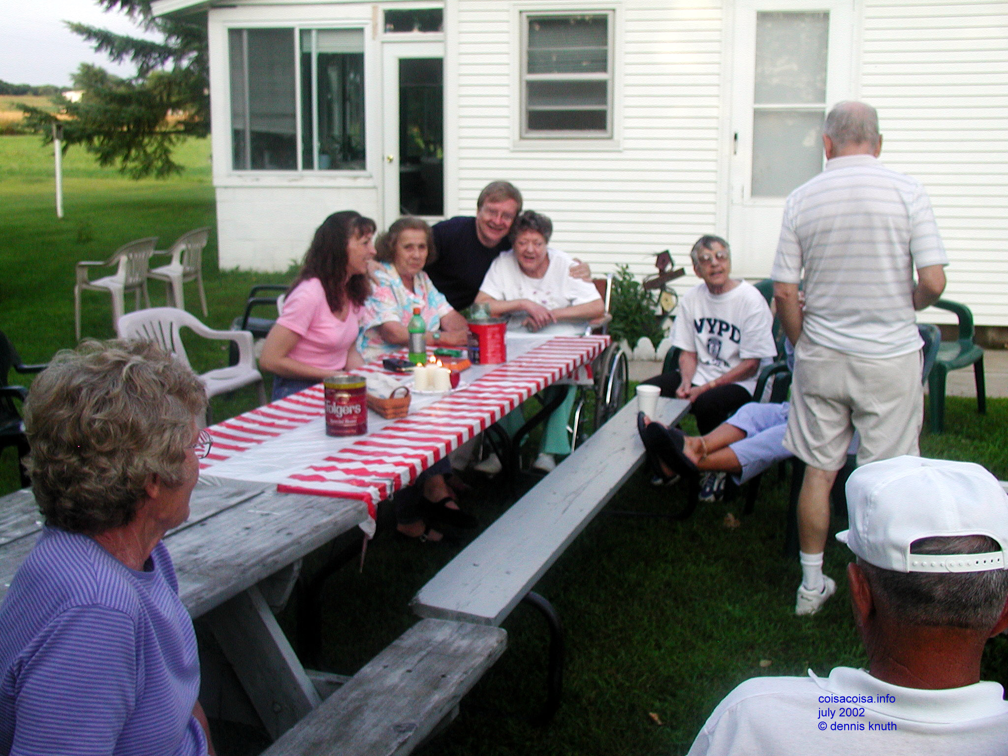 2002_07_27_emo_bday_evening_6.jpg (large)