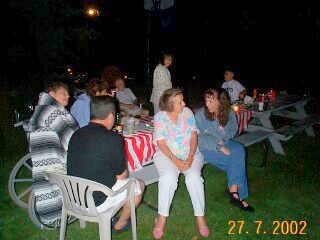 Doris Yannone chats with neice Ann