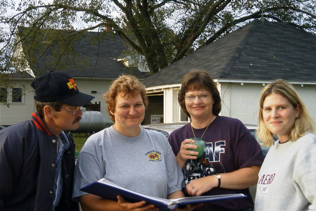 Kelly's mom and step-dad with Sherri and Kelly