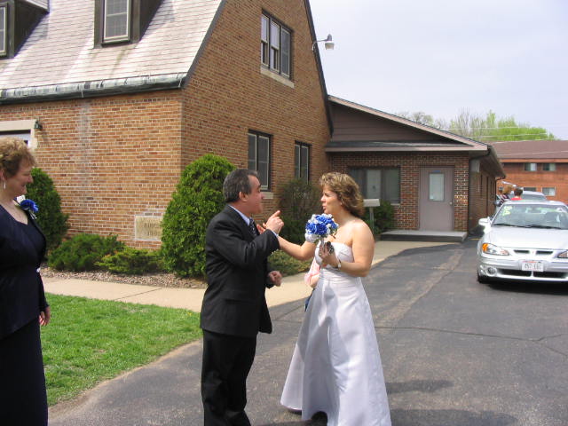 The brazilian argues with the maid of honor