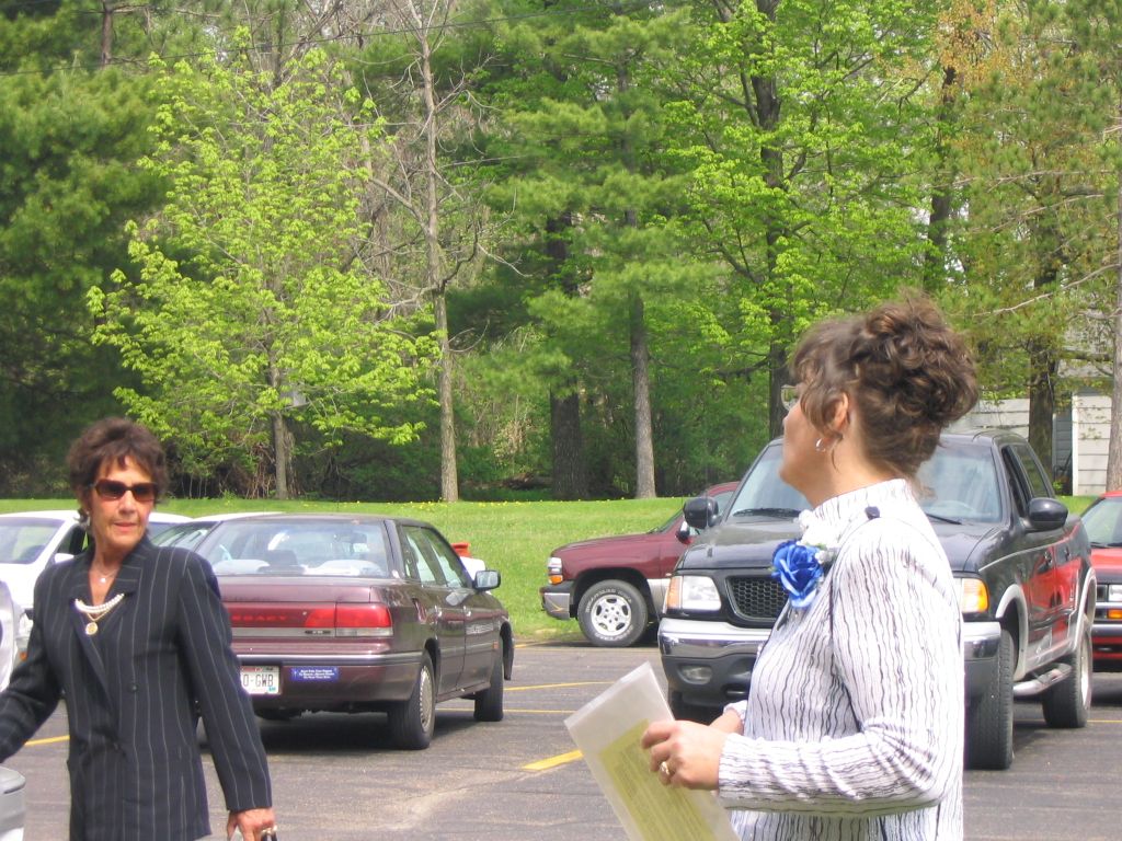 Sherri tells Jeanette something