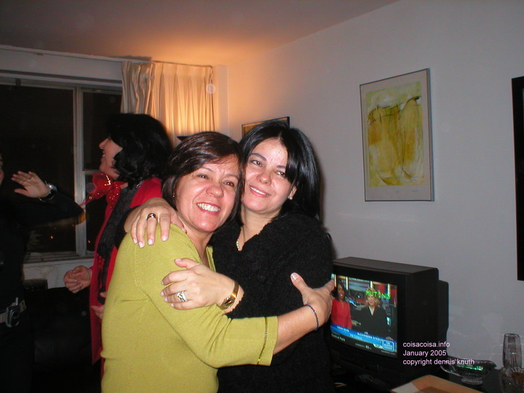 Sisters Helenice and Heloisa Love Each Other