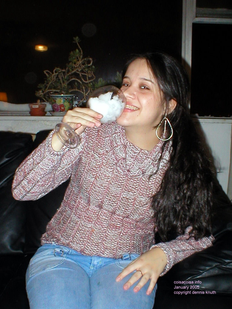 Thaissa drinks caipirinha made with snow