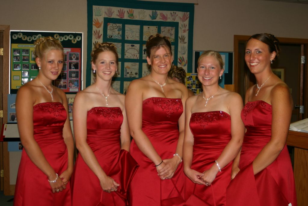2005_08_00_jj_wedding_bridesmaids_020.jpg (large)