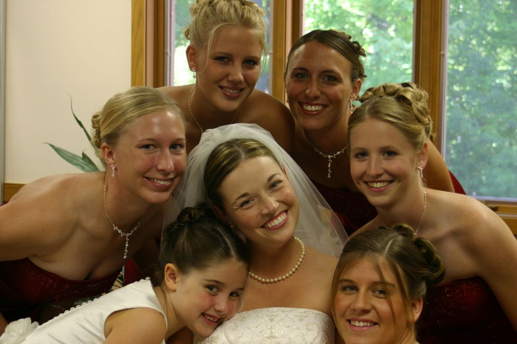 2005_08_00_jj_wedding_bridesmaids_045.jpg (large)