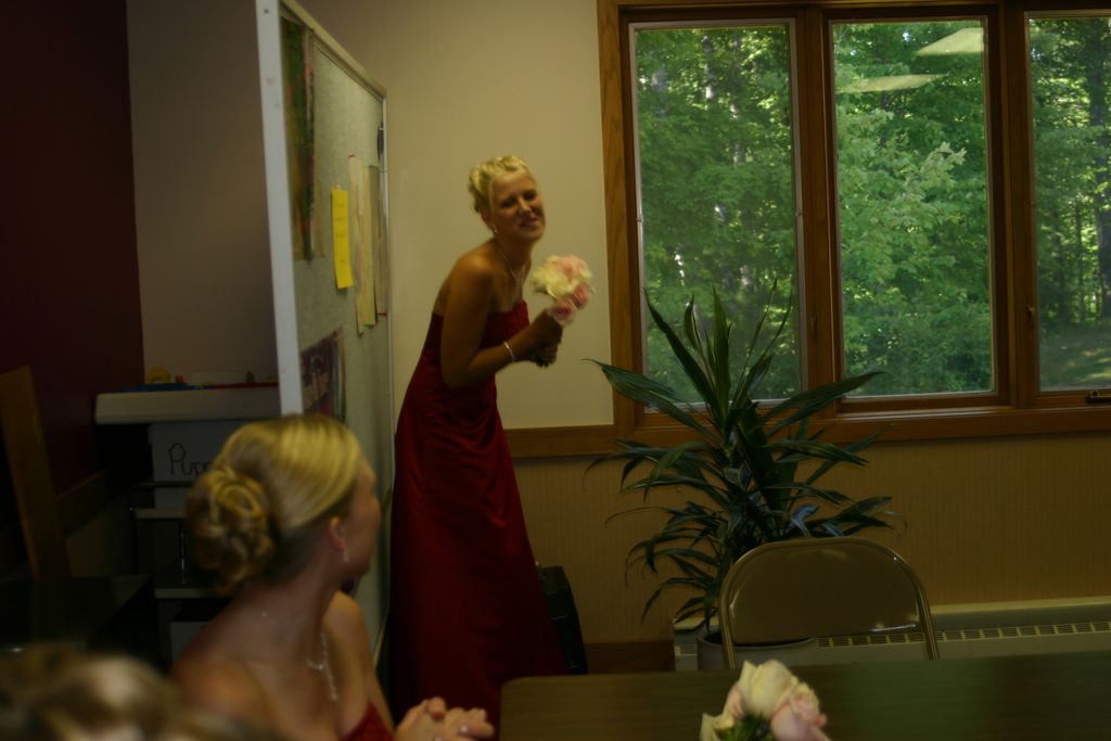 2005_08_00_jj_wedding_bridesmaids_048.jpg (large)