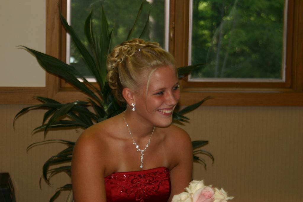 2005_08_00_jj_wedding_bridesmaids_050.jpg (large)