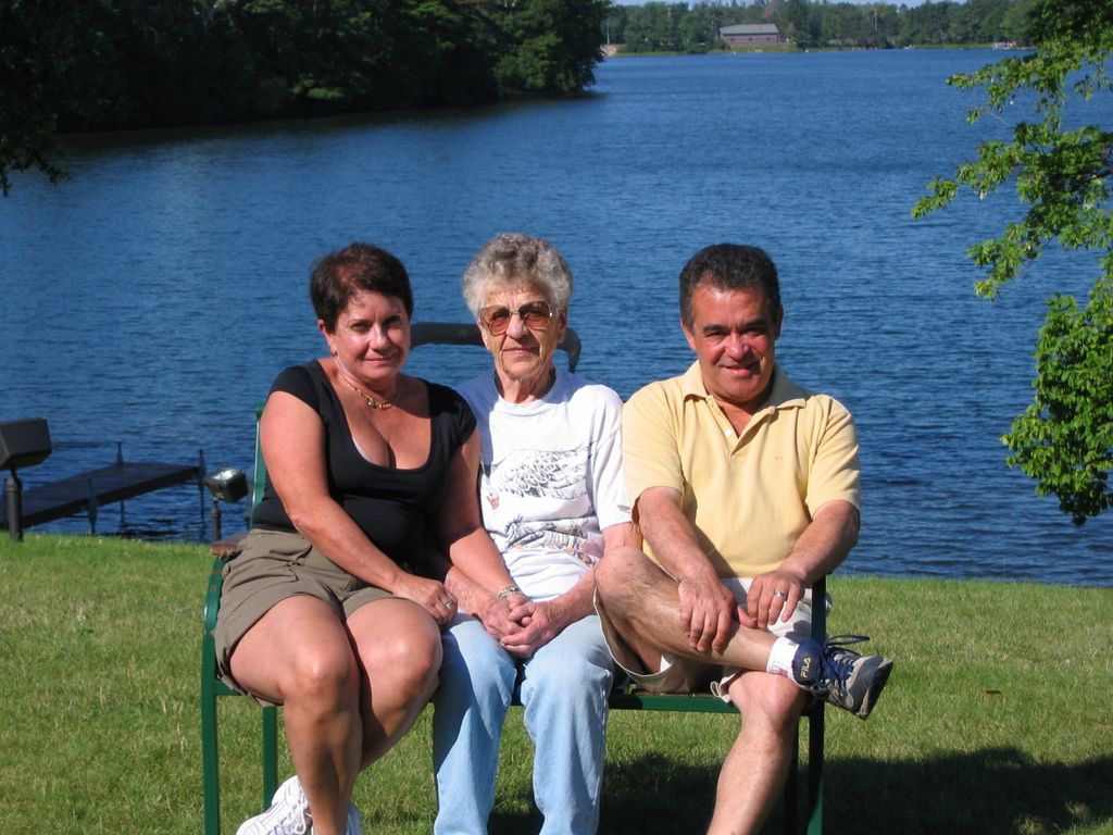 2005_08_06_at_th_lake_061.jpg (large)