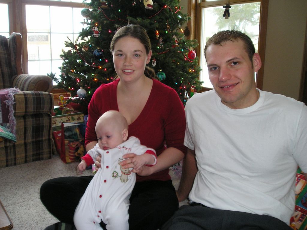 2005_12_24_xmas_jareds_1st_07.jpg (large)