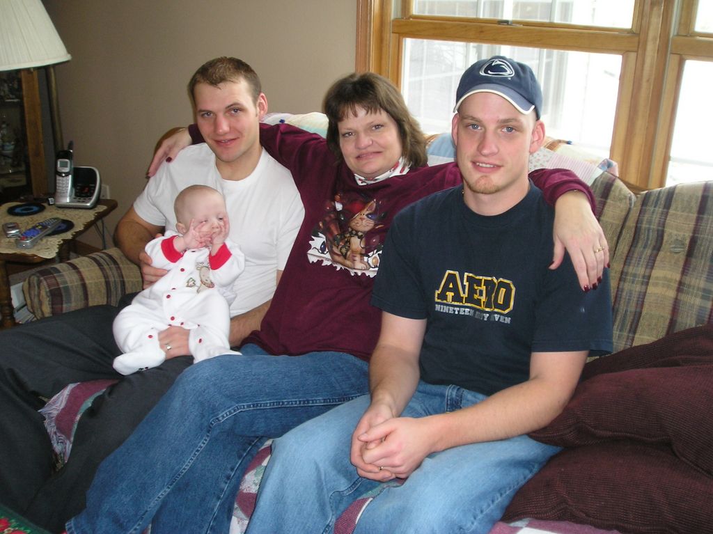 2005_12_24_xmas_jareds_1st_11.jpg (large)