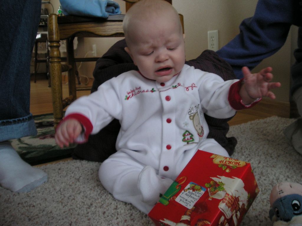 2005_12_24_xmas_jareds_1st_15.jpg (large)