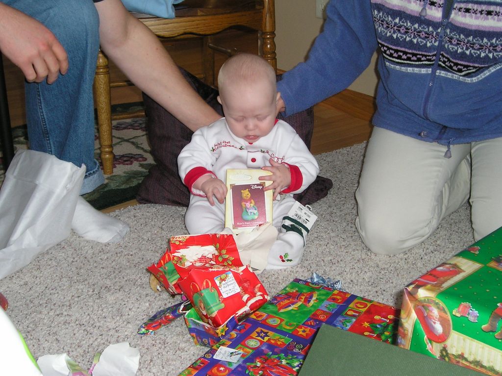 2005_12_24_xmas_jareds_1st_18.jpg (large)