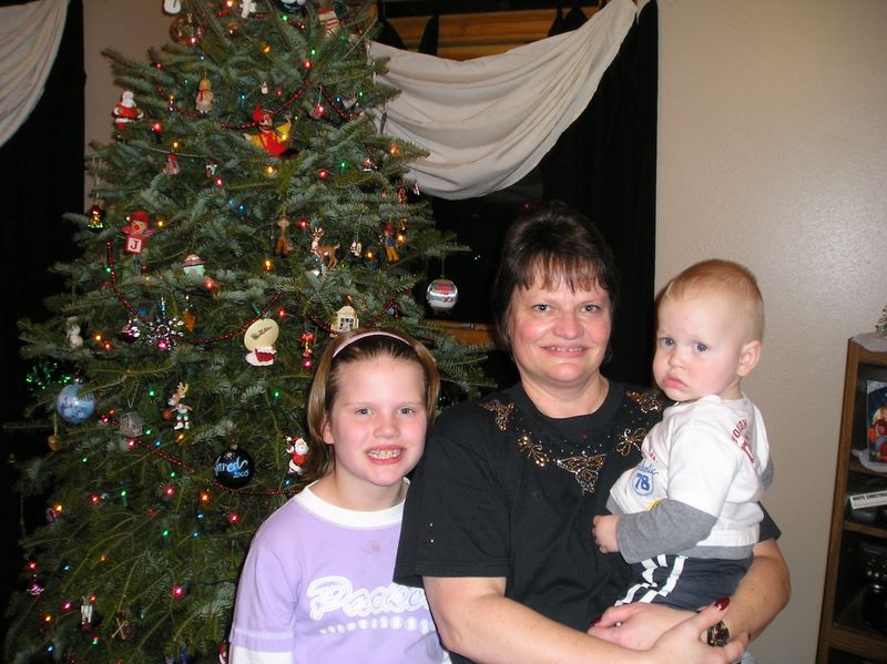 2006_1229_sherri_xmas_002.jpg (large)