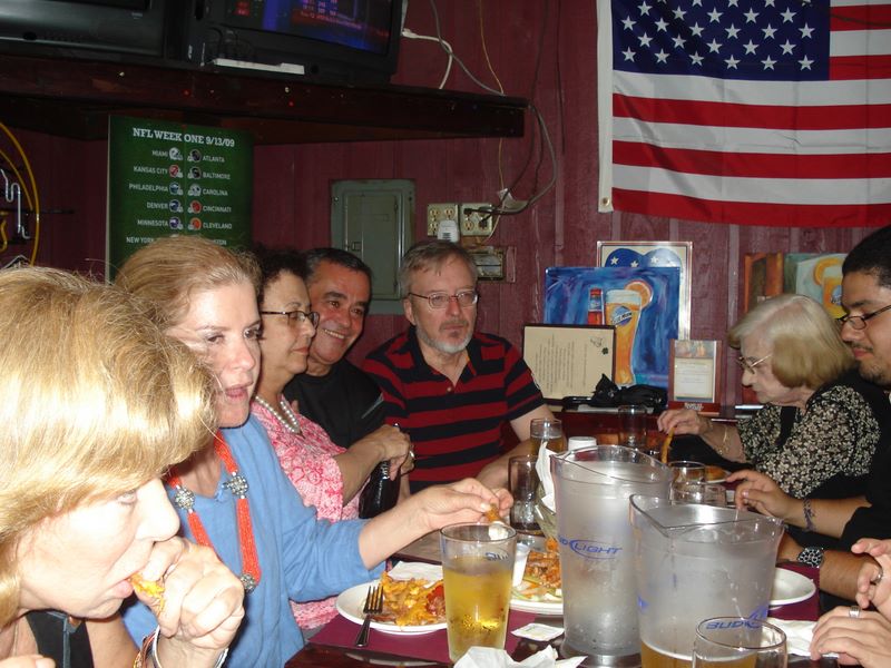 2009_09_12_hbday_ines_camera_1.jpg (large)