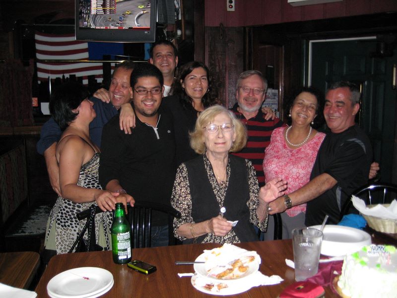 09_12_hbday_rogerio_camera_15.jpg (large)