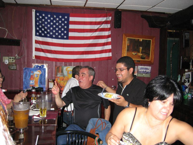 09_12_hbday_rogerio_camera_23.jpg (large)