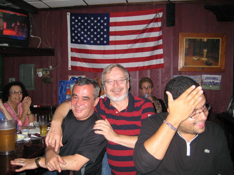 09_12_hbday_rogerio_camera_35.jpg (large)