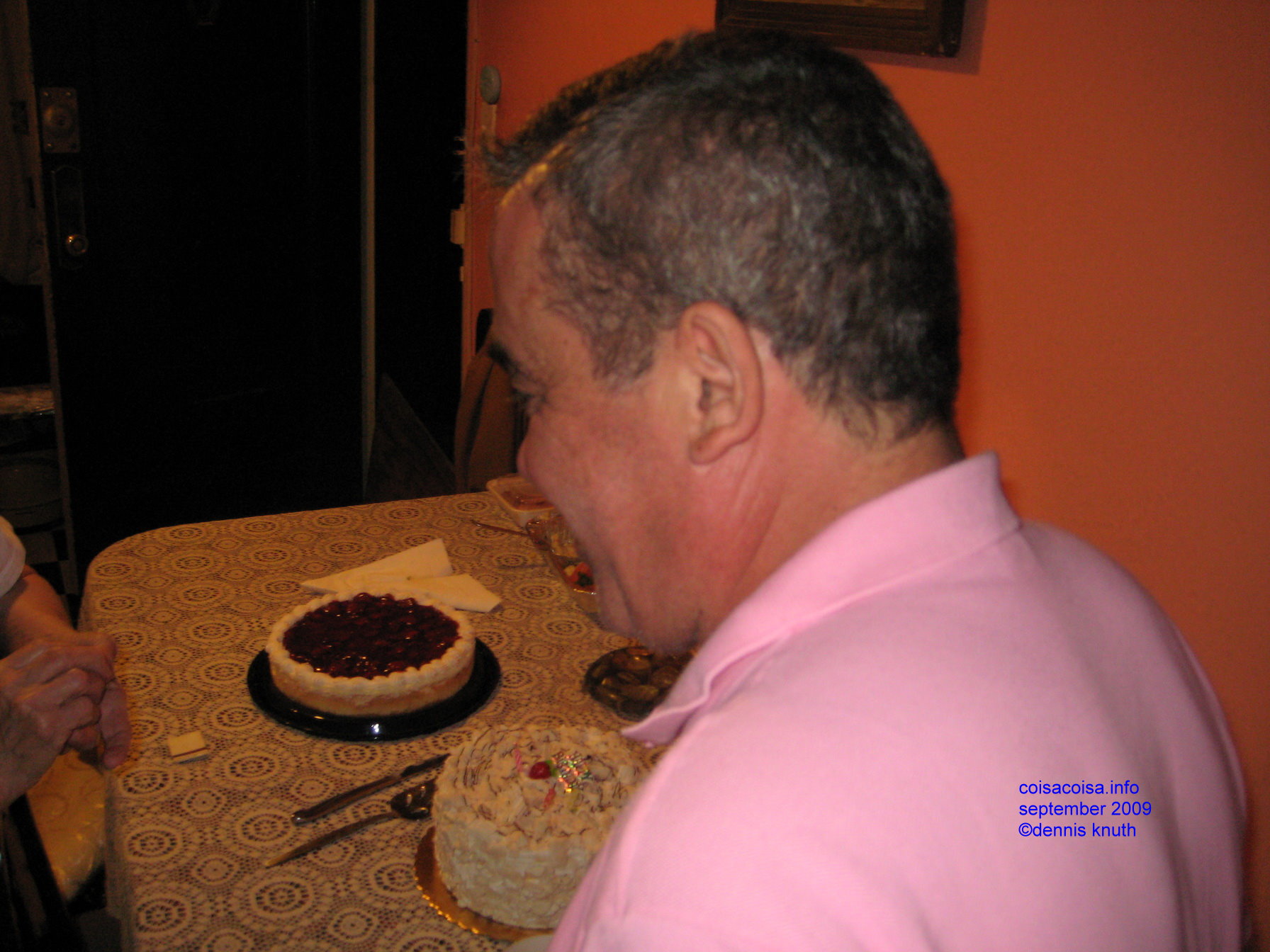 09_13_hbday_ines_camera.jpg (large)