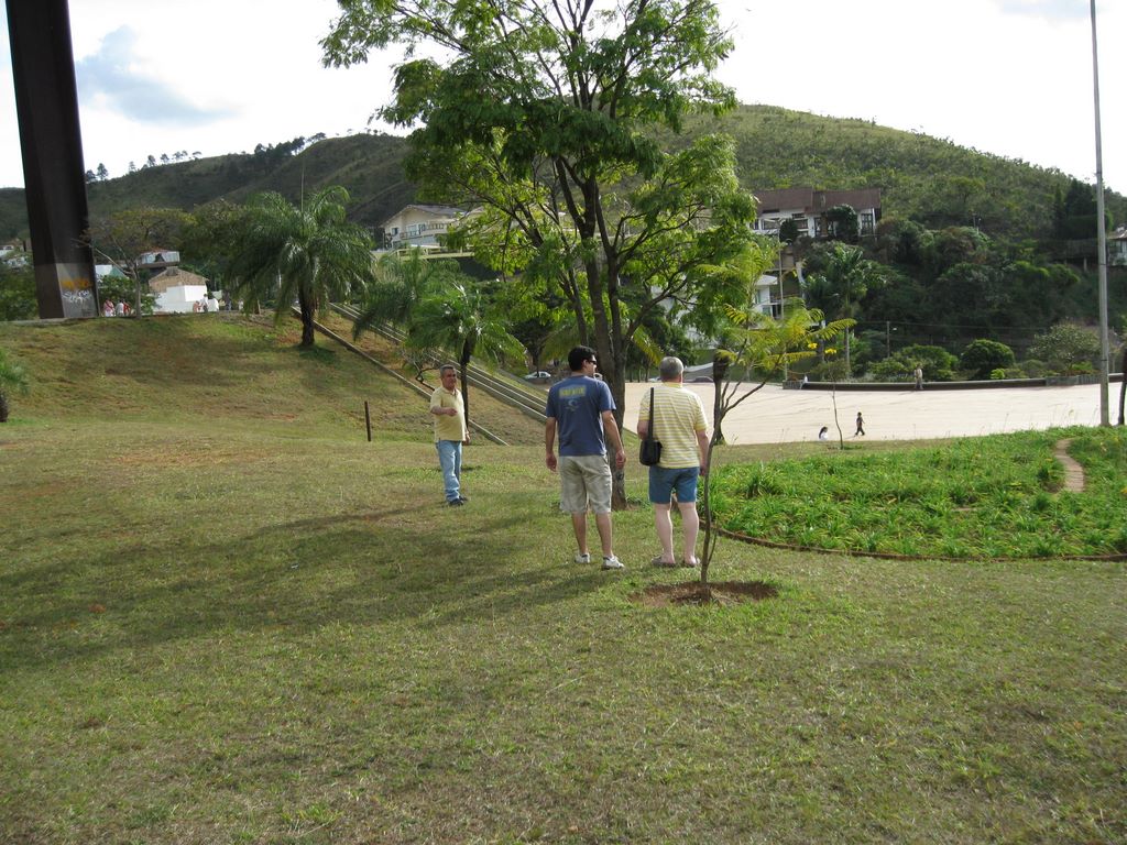 Hill in the Mountain Park with Helton and DuDu