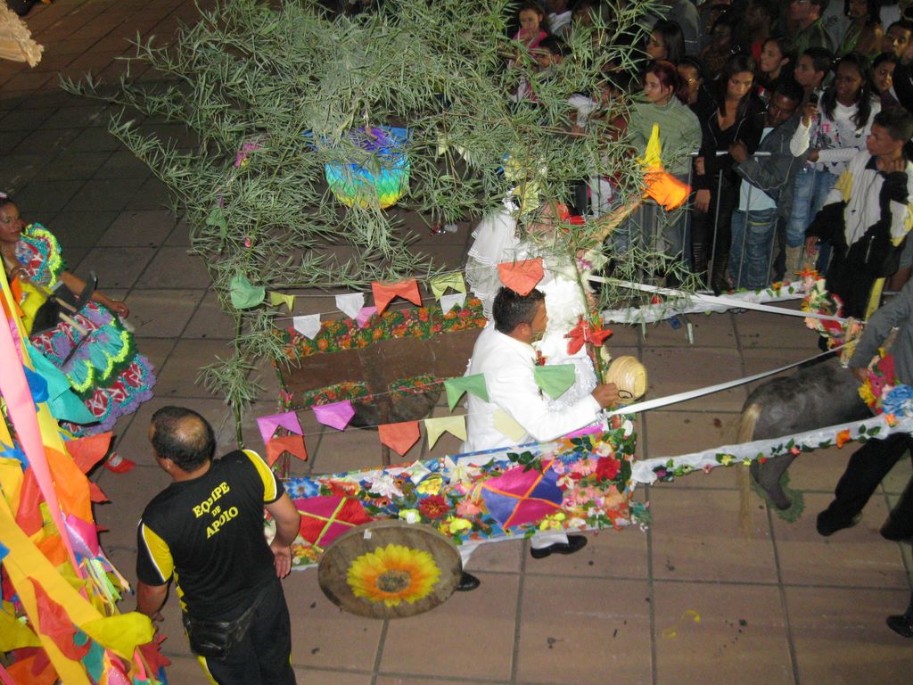 The marriage wagon in the dance