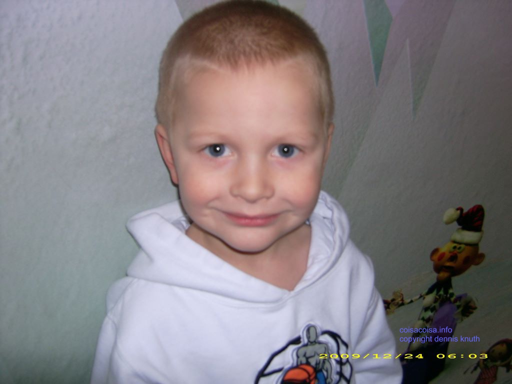 2009_12_24_jared_kelsey_santa_06.jpg (large)