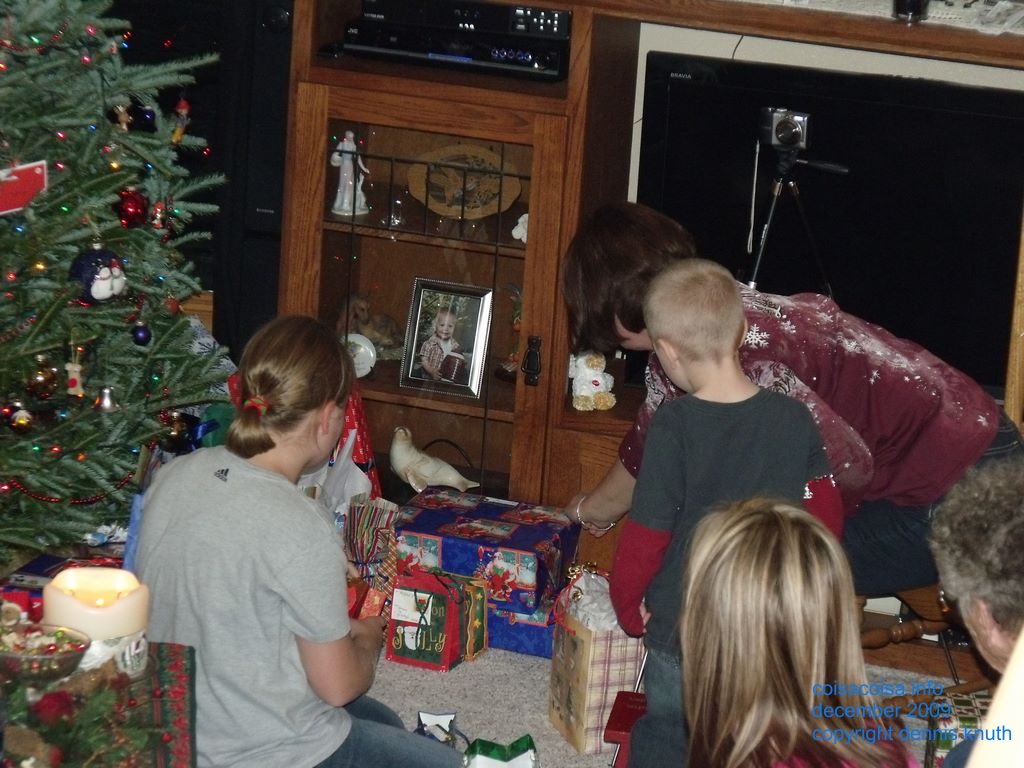 2009_12_25_sherri_xmas_dennis_cam_001.jpg (large)