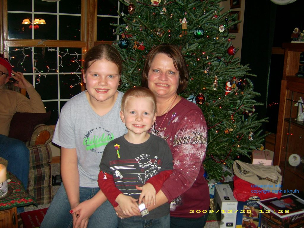 2009_12_25_xmas_portraits_kelly_015.jpg (large)