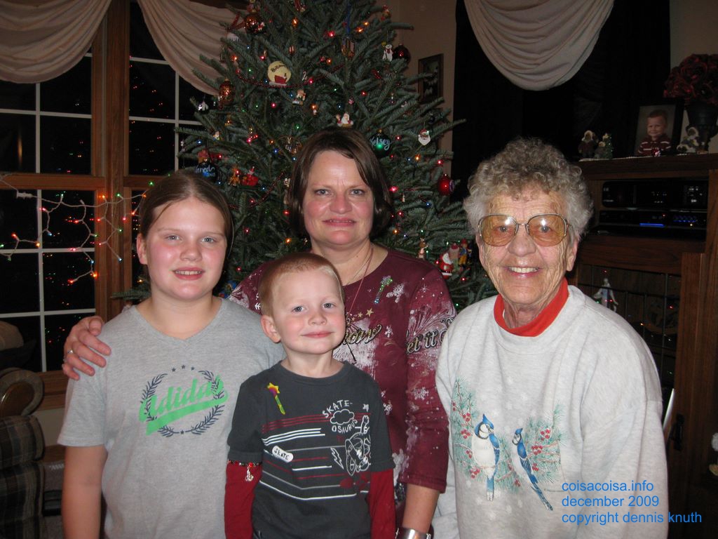 2009_12_25_xmas_portraits_sherri_016.jpg (large)