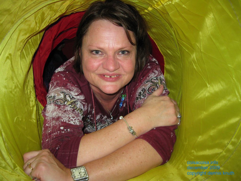 2009_12_25_xmas_tent_001.jpg (large)