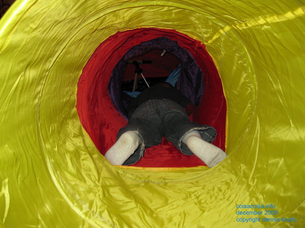 2009_12_25_xmas_tent_005.jpg (large)