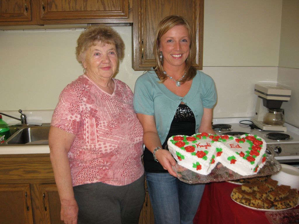Mom and Kaydi show off their cakes