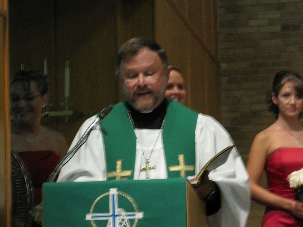 07_04_wedding_a_b_altar_03.jpg (large)