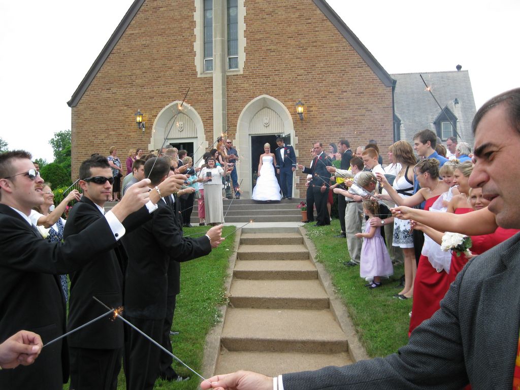 07_04_wedding_a_c_exit_04.jpg (large)