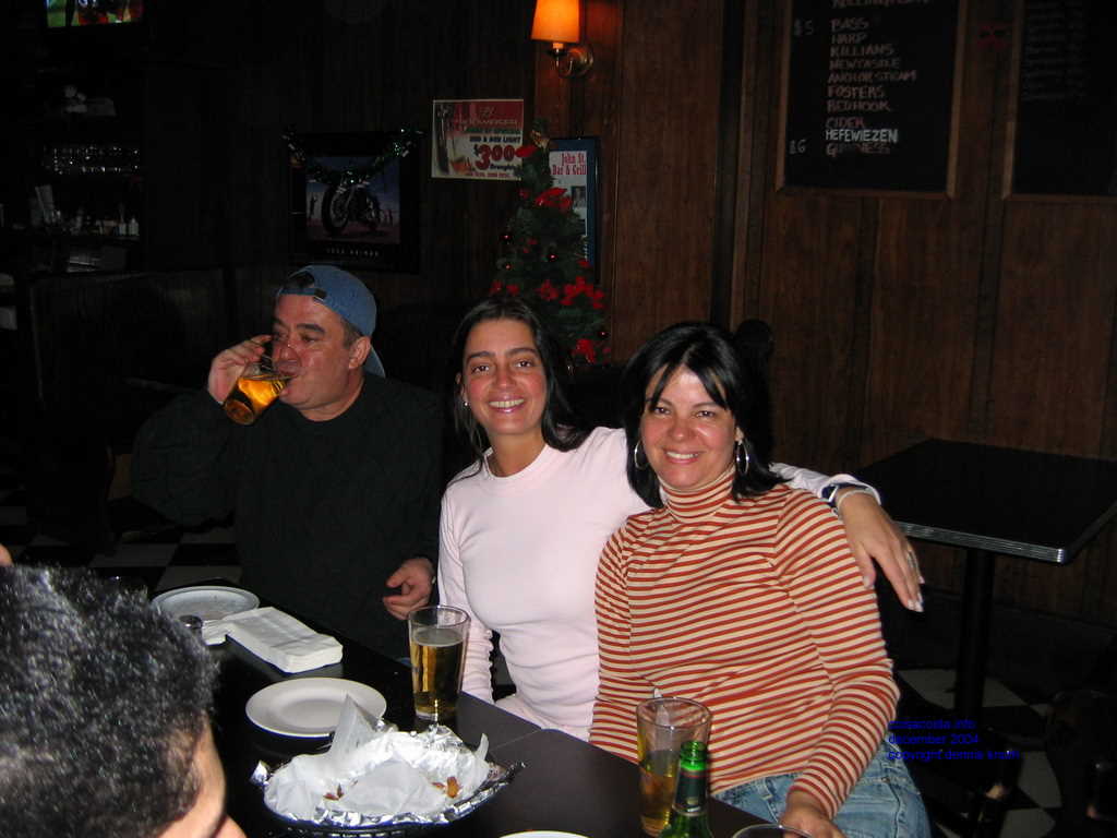 Helton Drinks and Miras and Helenice smile