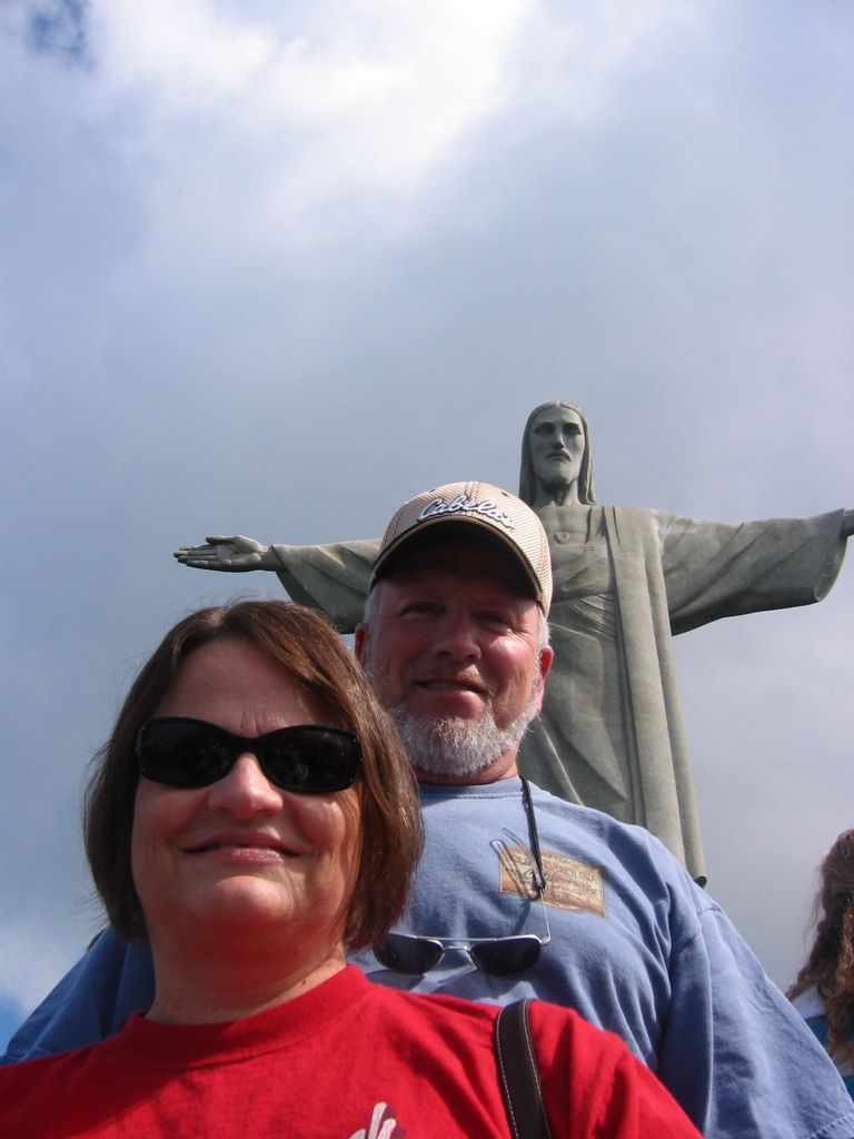 Sherri and Gary under the statue