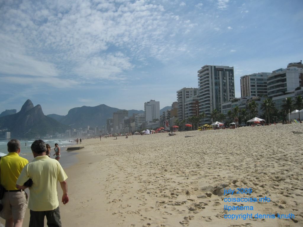 Affluent neighborhood on Ipenama Beach