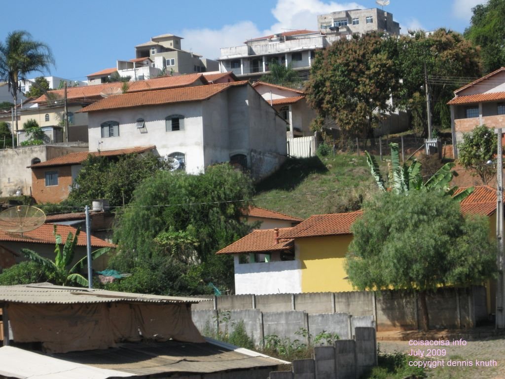 Houses on the Carmopolis hill side
