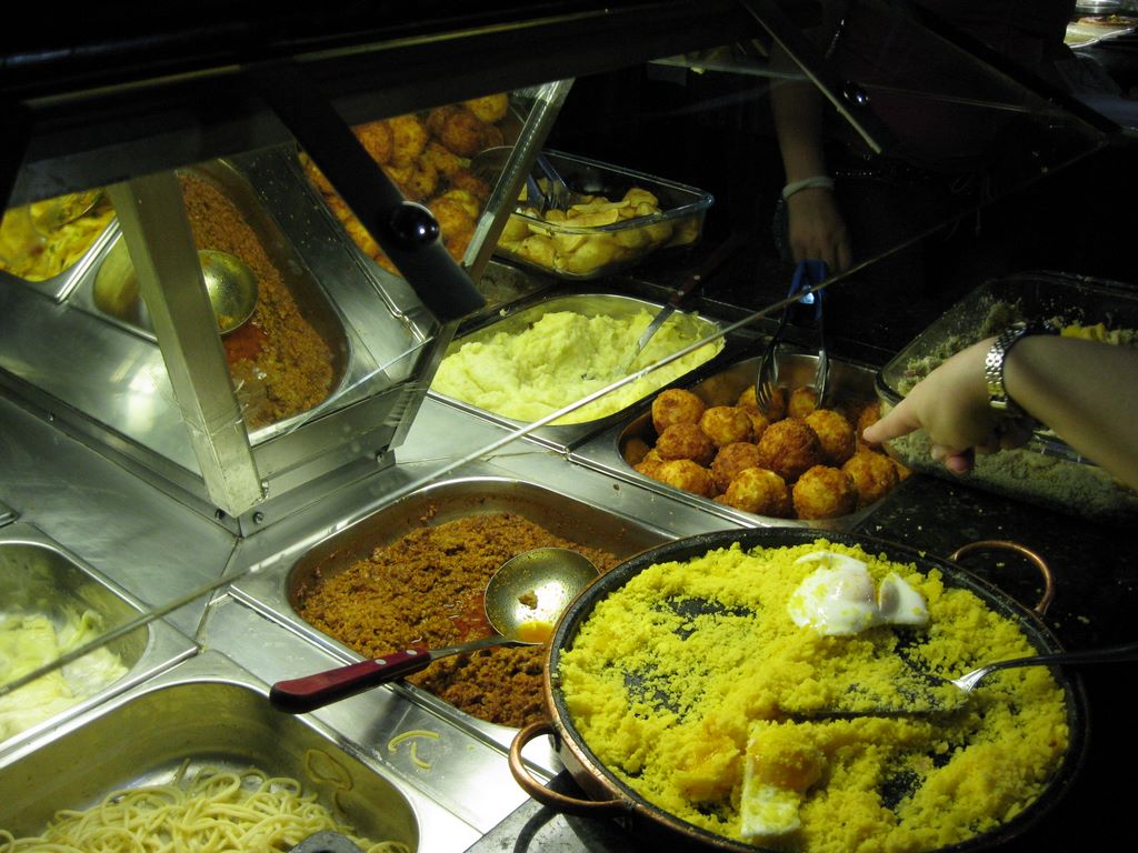 Brazilian buffet food choices in Belo Horizonte